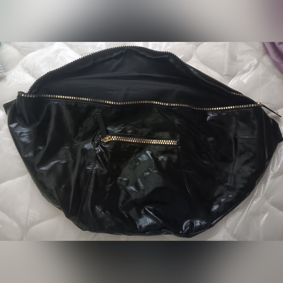 Large Black Fannypack - Picture 3 of 5